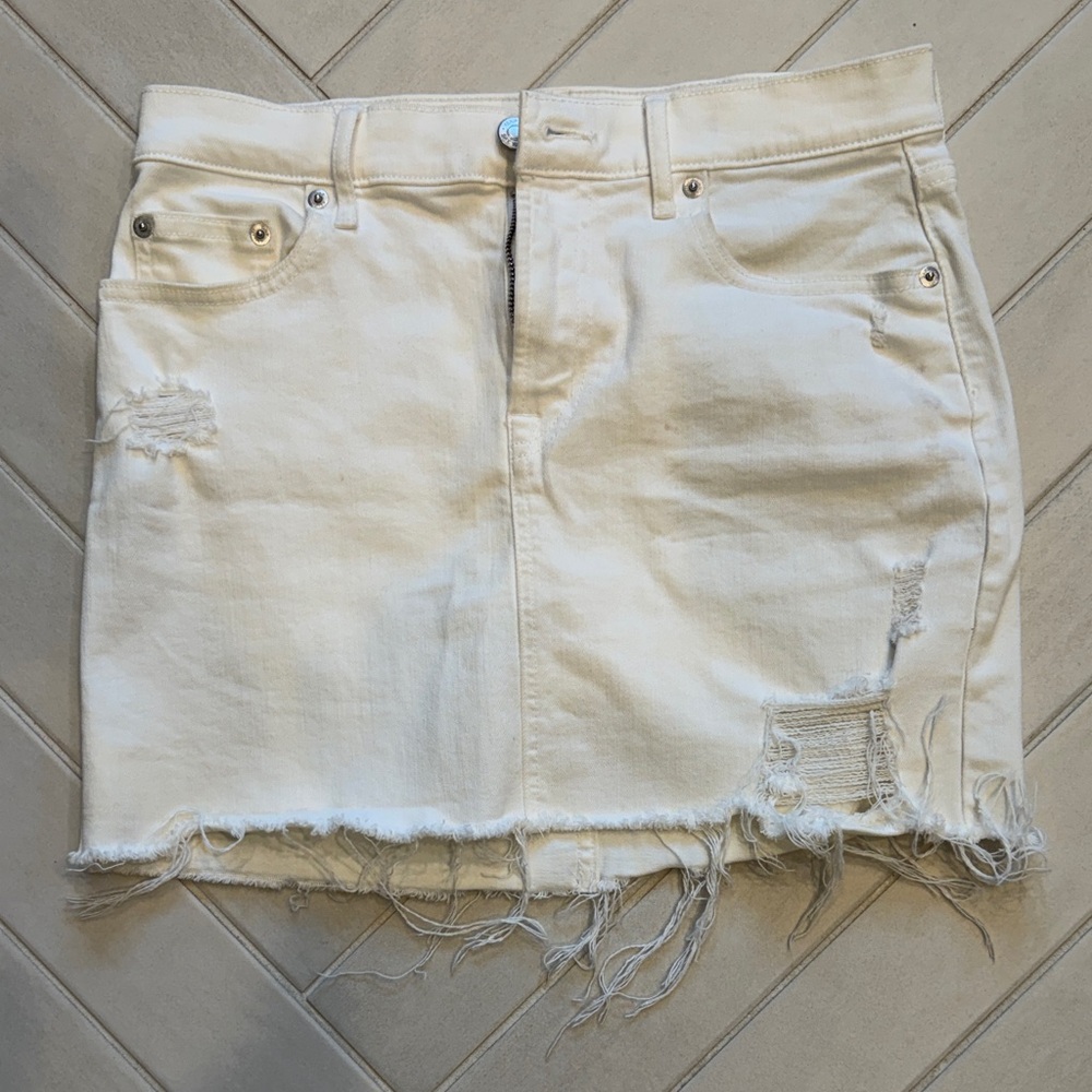 GAP White Distressed Denim Mini Skirt